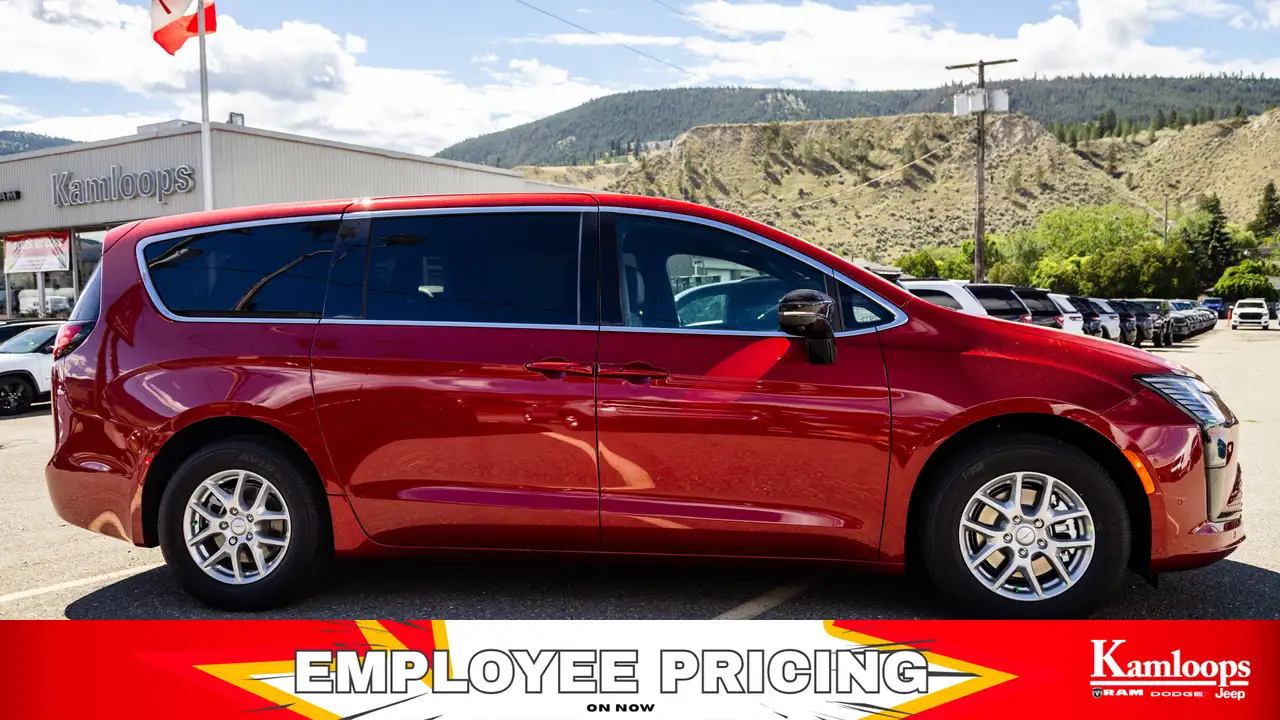 Chrysler Pacifica photo Chrysler Pacifica