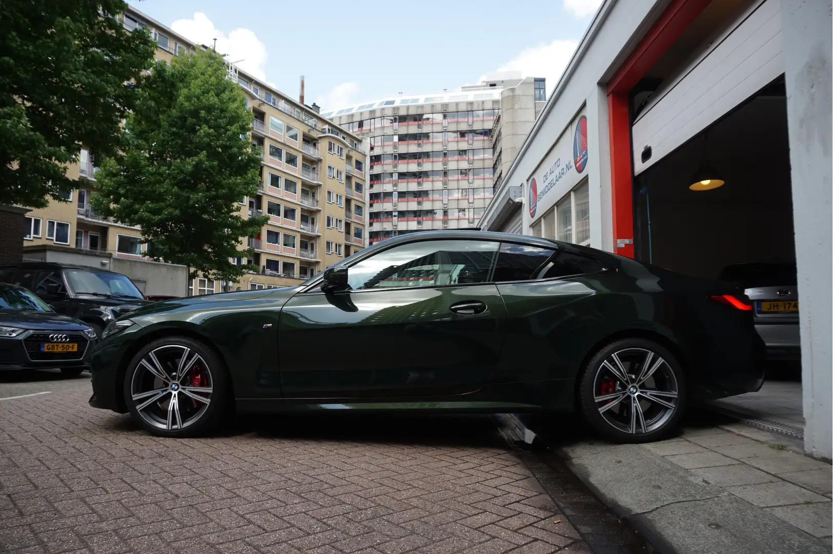 BMW 440 4-serie Coupé M440i xDrive High Executive | M-SPOR Groen - 2