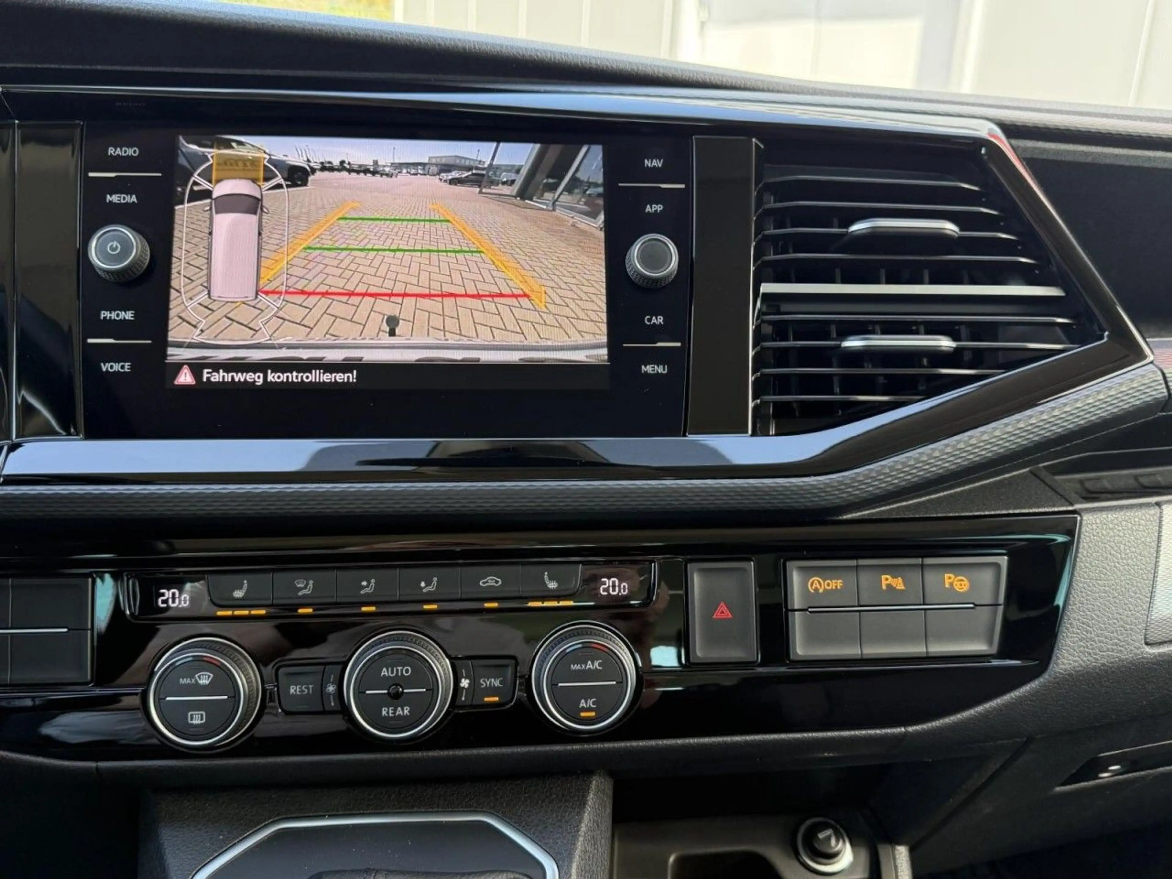 Volkswagen T6.1 Multivan 2,0TDI Generation SIX DSG AHK,STHZ Klima Navi — photo 11