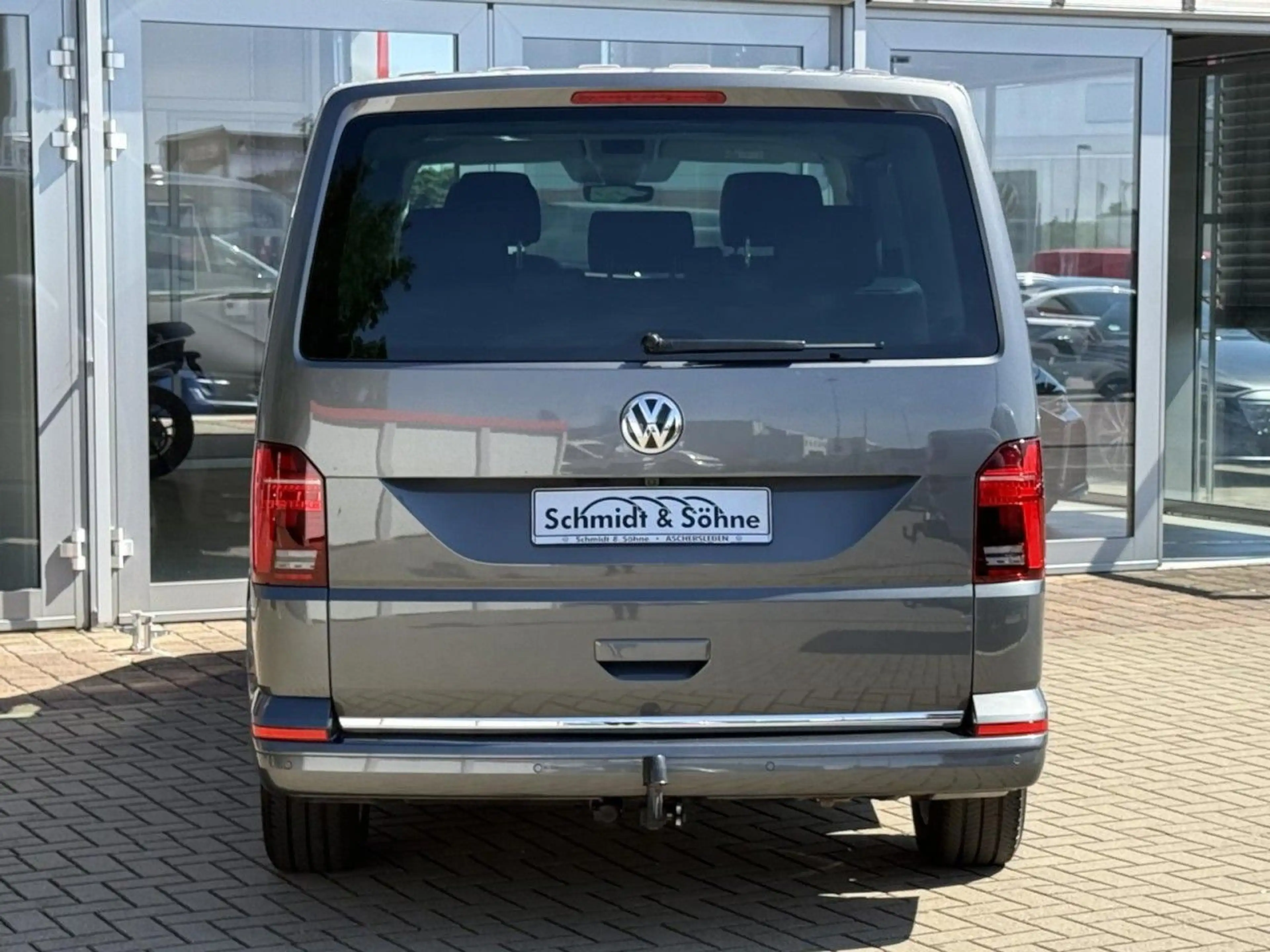 Volkswagen T6.1 Multivan 2,0TDI Generation SIX DSG AHK,STHZ Klima Navi — photo 6