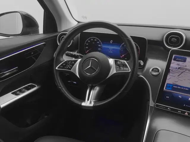 Mercedes-Benz 220 view 19