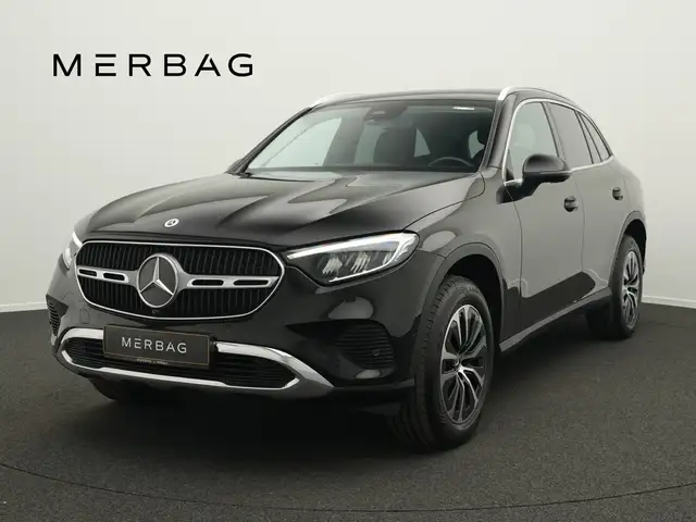 Mercedes-Benz 220 main image