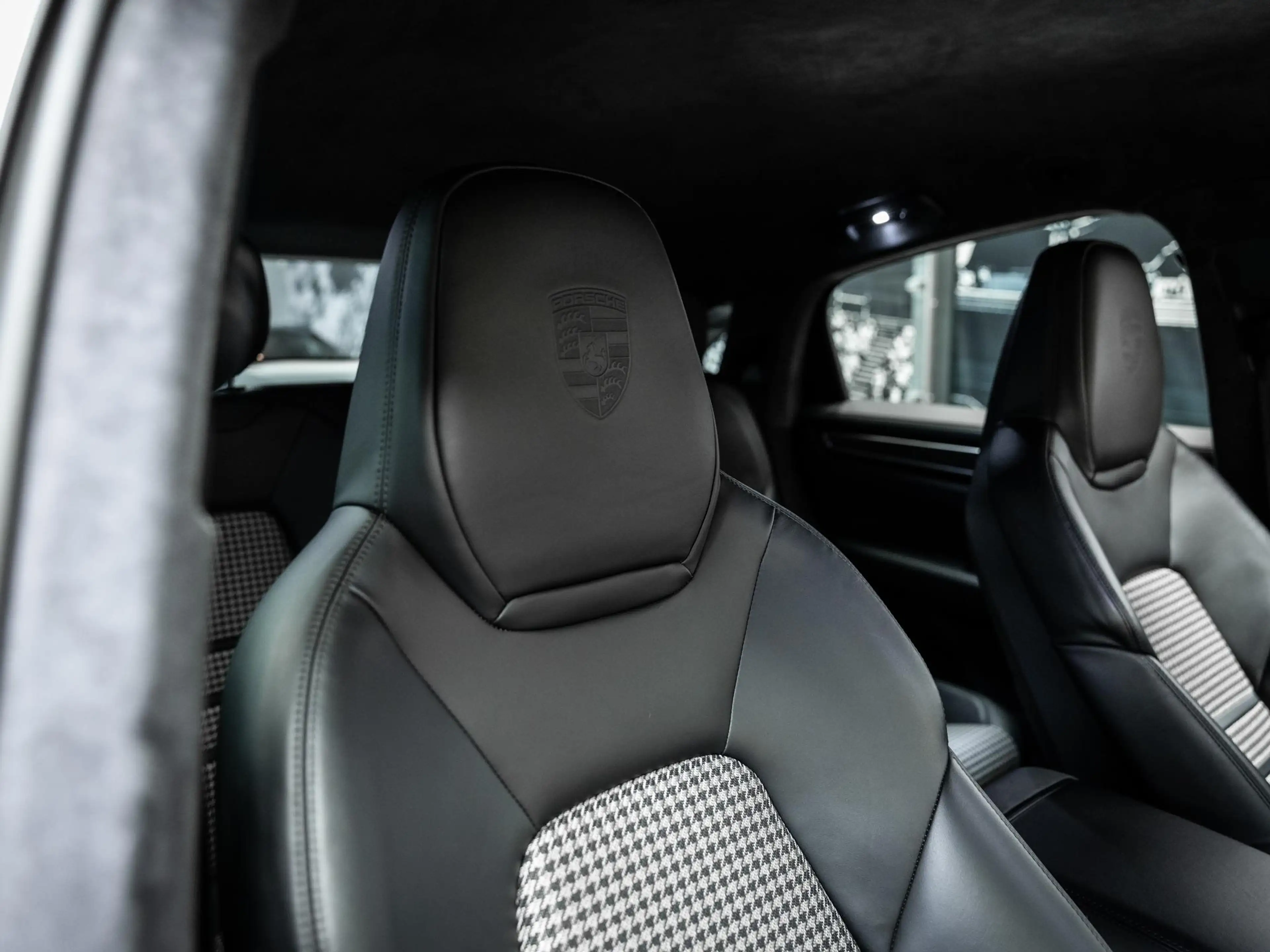 Porsche Cayenne Coupé 3.0 E-Hybrid Mooi uitgevoerde Cayenne Uniek — photo 37