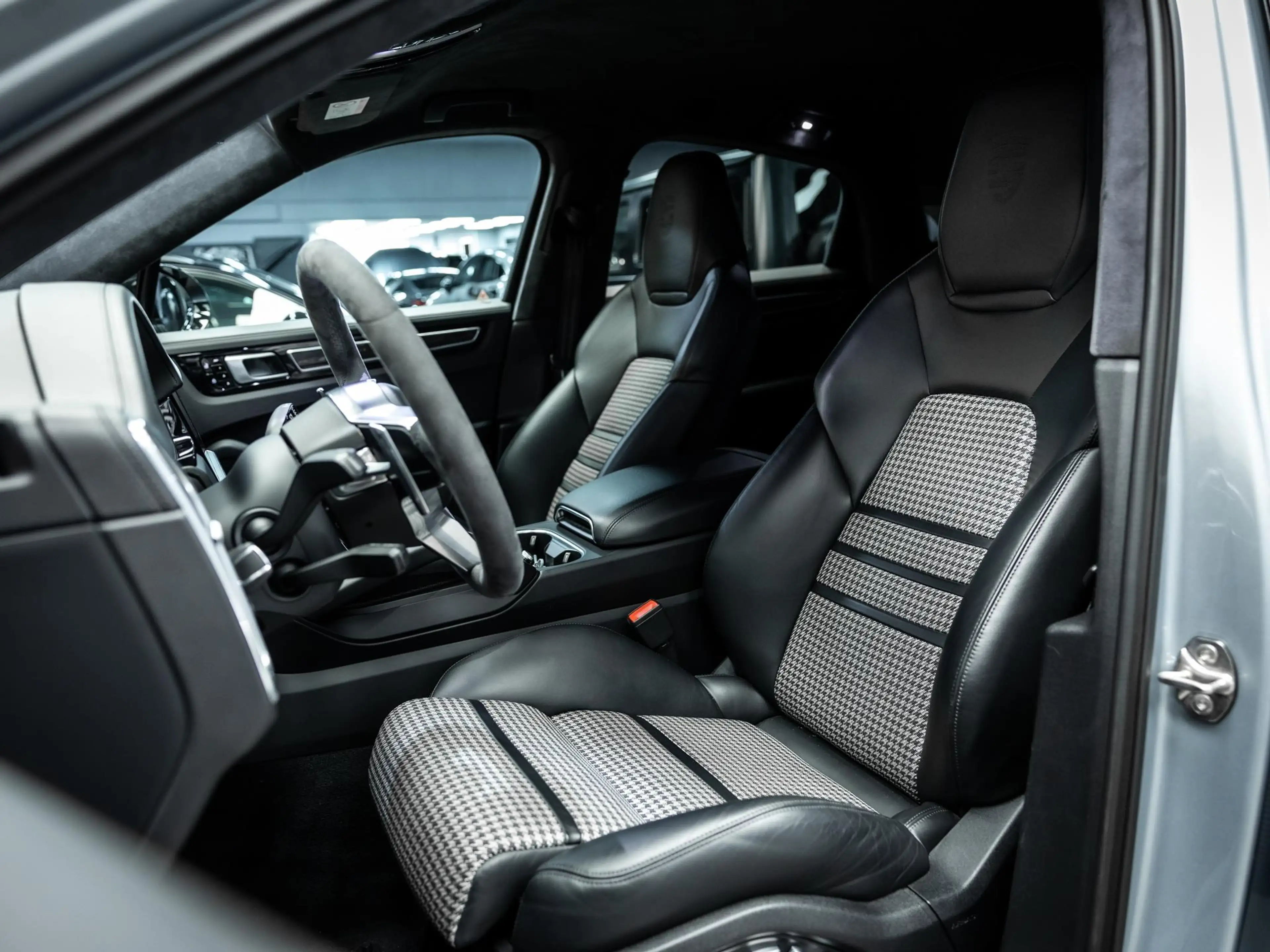 Porsche Cayenne Coupé 3.0 E-Hybrid Mooi uitgevoerde Cayenne Uniek — photo 32