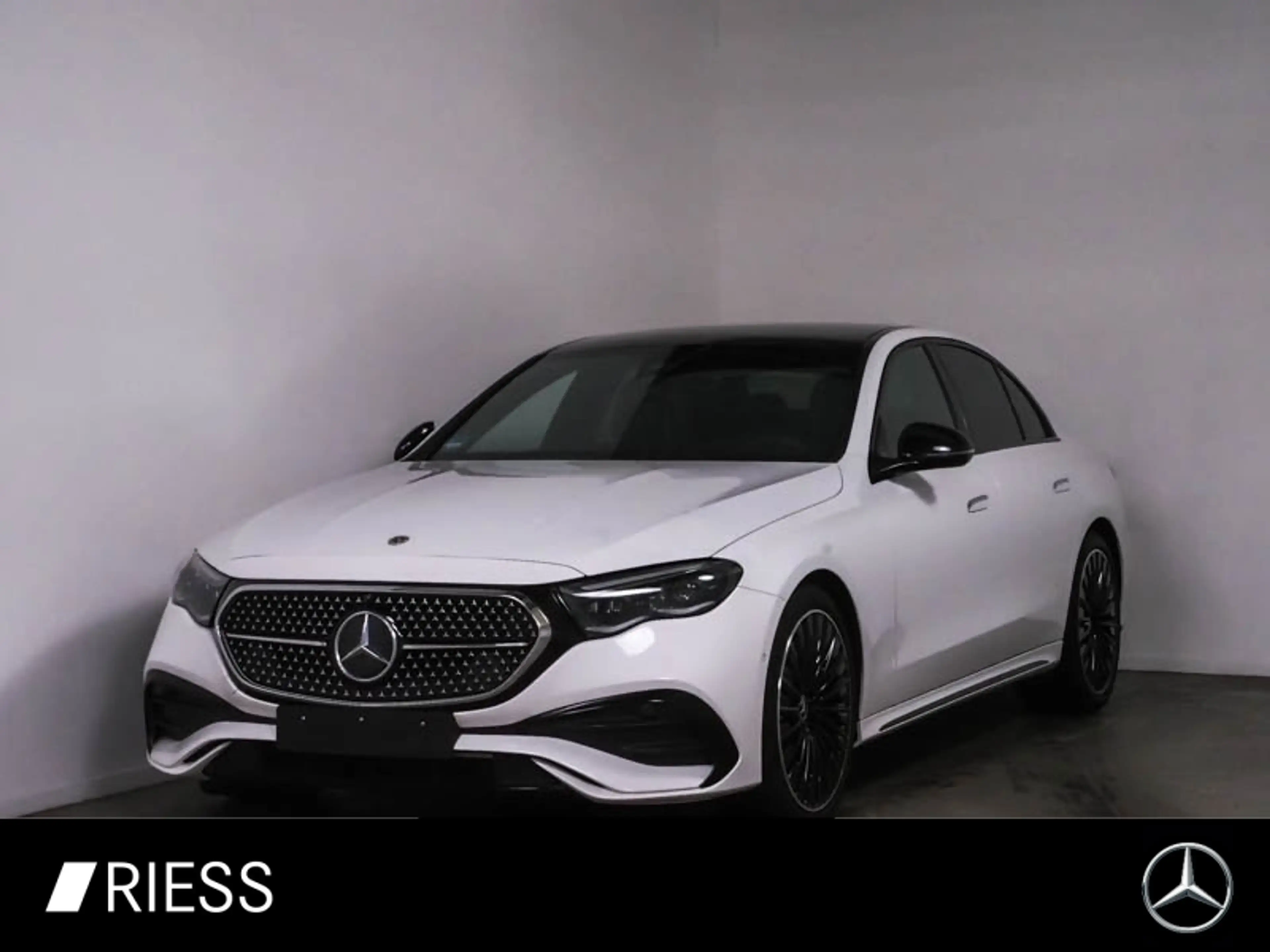 Mercedes-Benz E 220 d AMG Sport Night Distr Pano AHK Super 20"