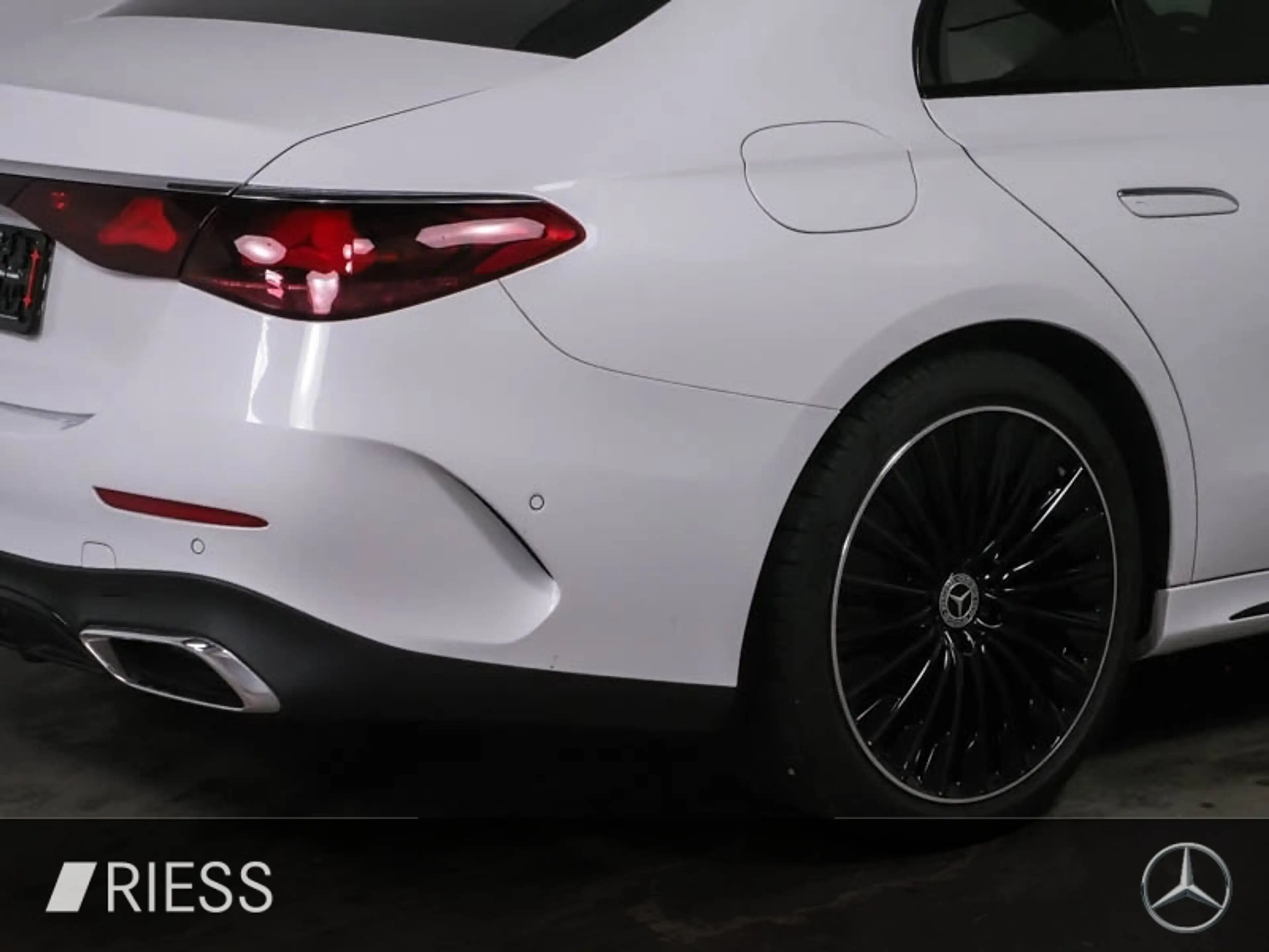 Mercedes-Benz E 220 d AMG Sport Night Distr Pano AHK Super 20" — photo 5
