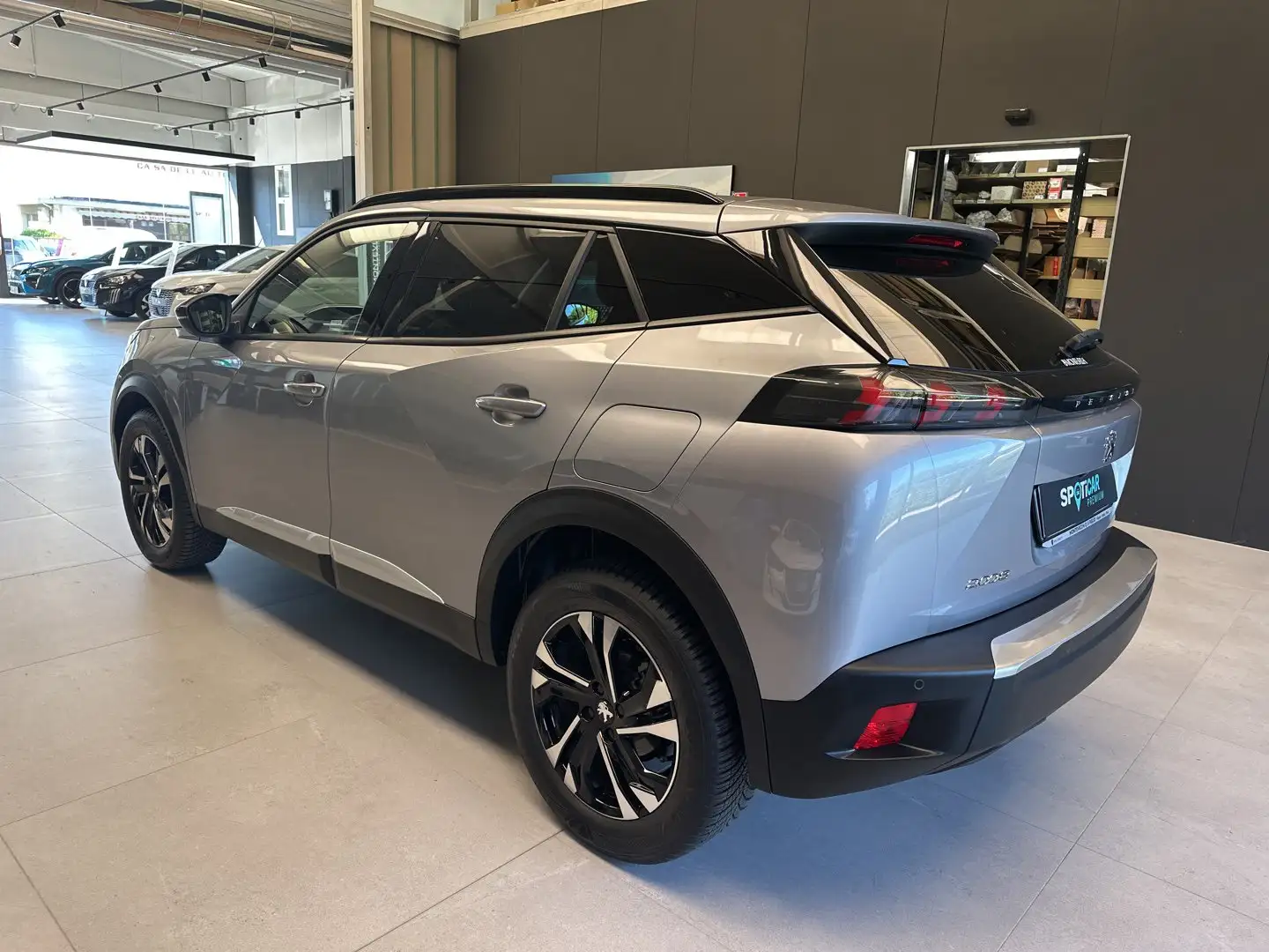 Peugeot 2008 1.2 PureTech Allure Pack S&S 100 Rosso - 2