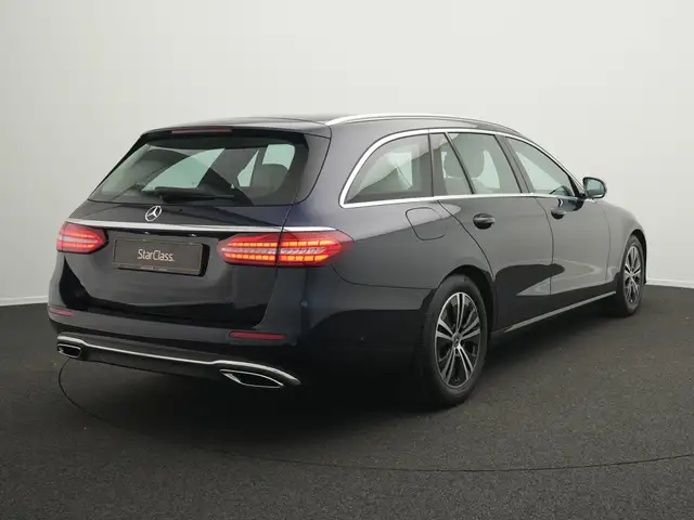 Mercedes-Benz E-Class view 3