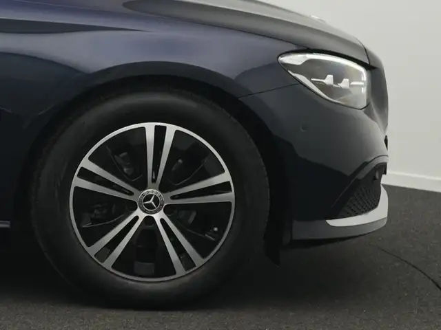 Mercedes-Benz E-Class view 8