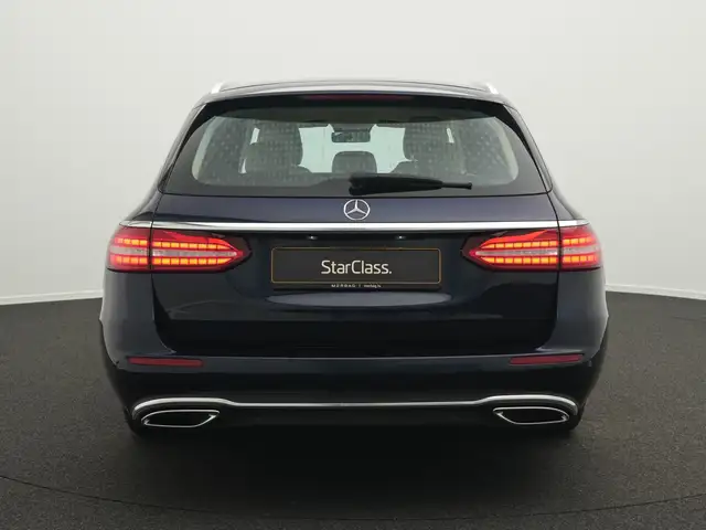 Mercedes-Benz E-Class view 4