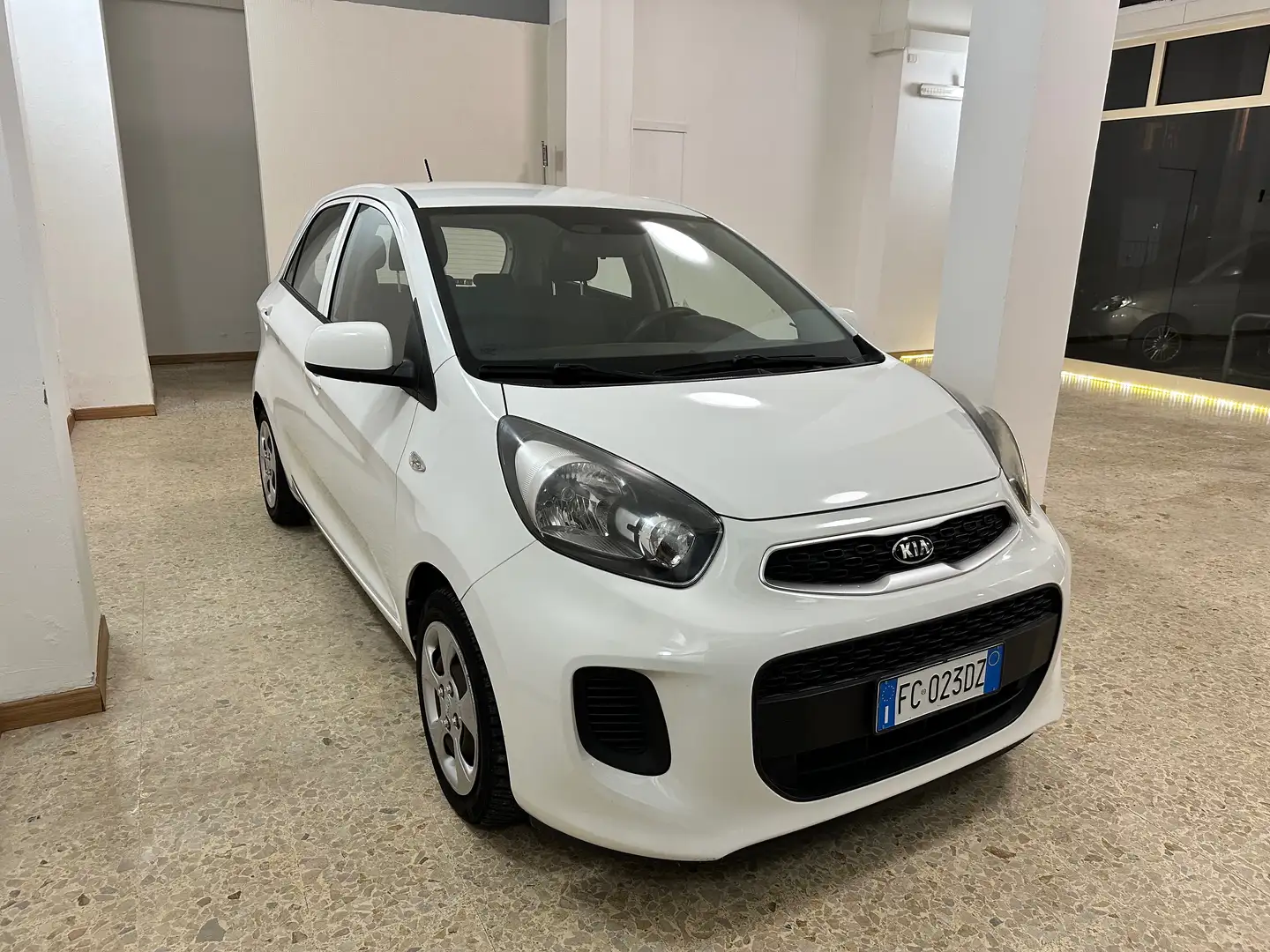 Kia Picanto Bianco - 1