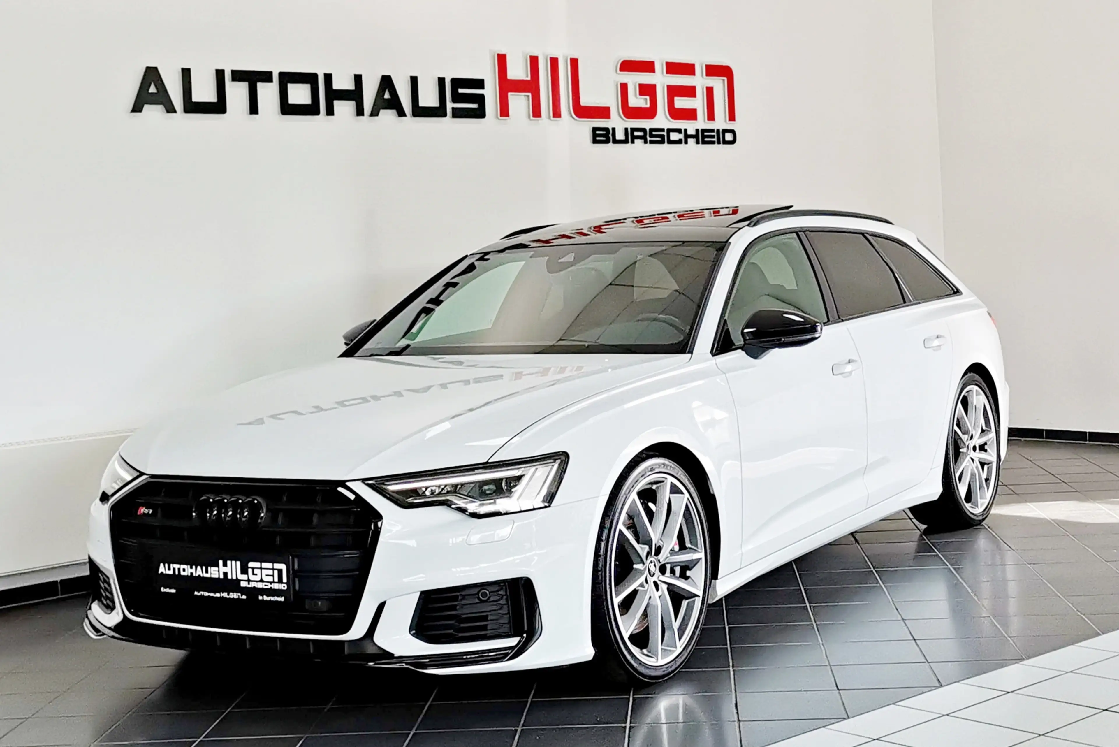 Audi S6 Avant q.*AHK*LUFT*Pano*S-Sitze*B&O*R.Kam*21