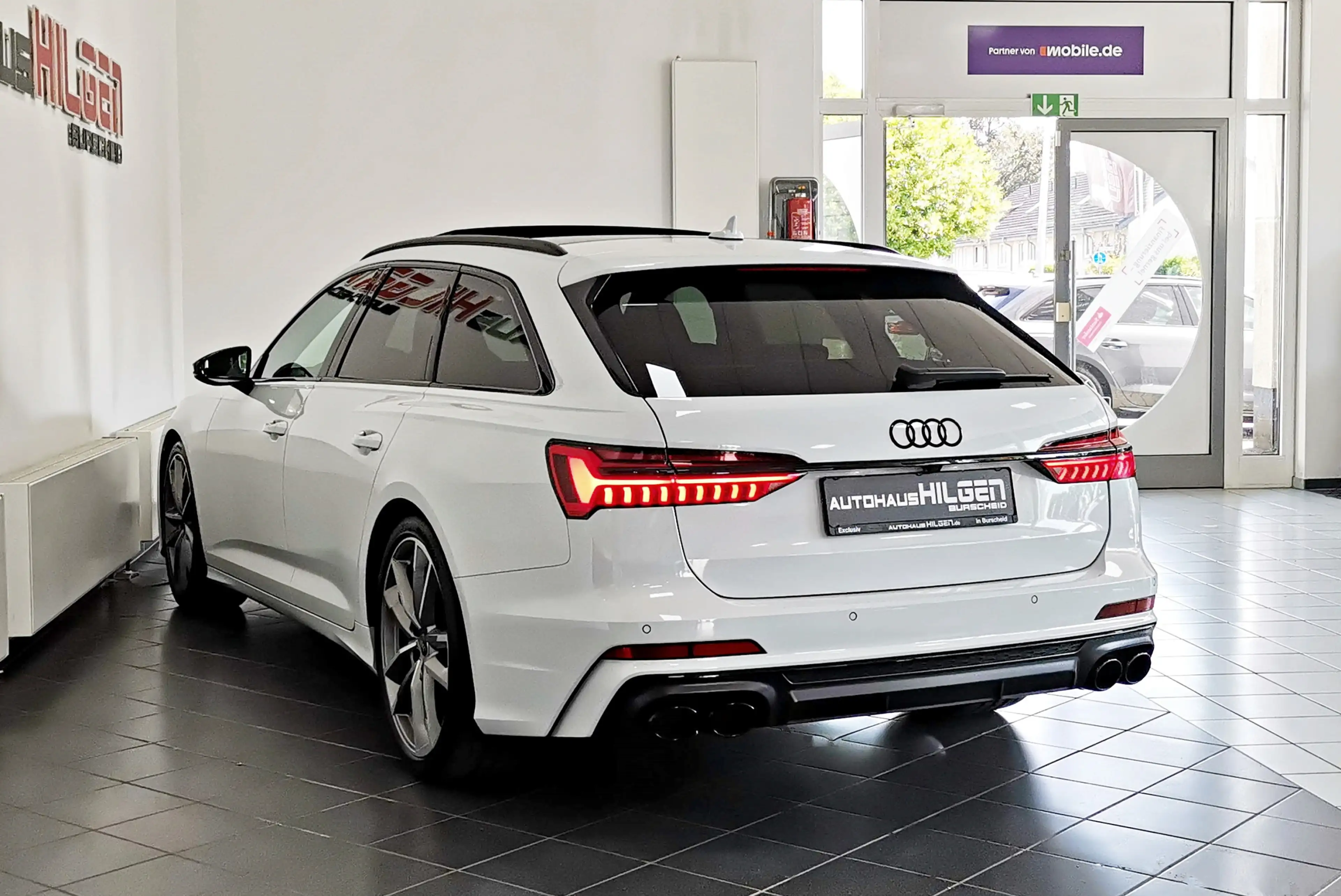 Audi S6 Avant q.*AHK*LUFT*Pano*S-Sitze*B&O*R.Kam*21 — photo 4