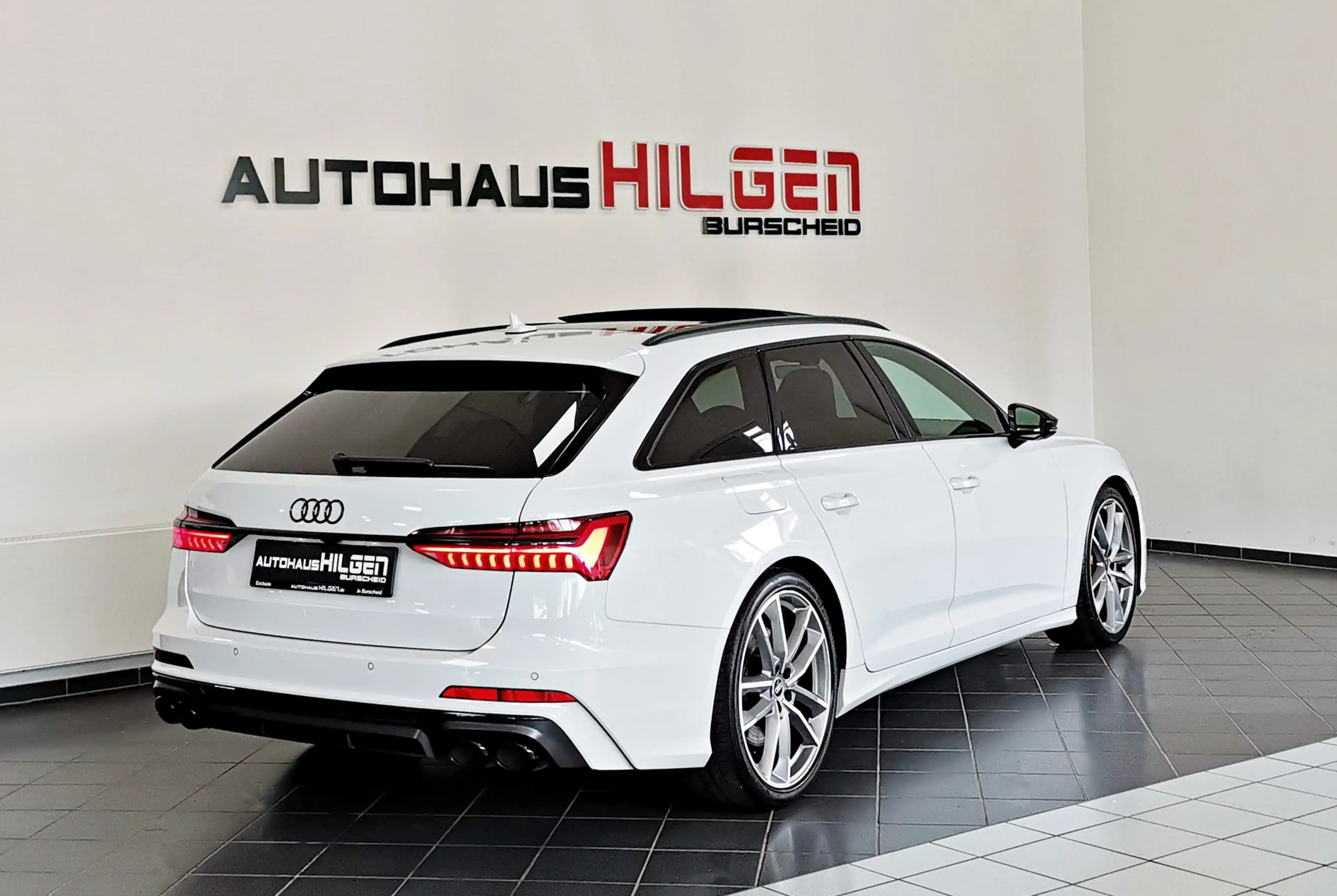 Audi S6 Avant q.*AHK*LUFT*Pano*S-Sitze*B&O*R.Kam*21 — photo 6