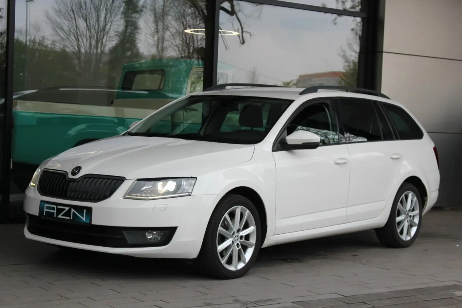 Skoda Octavia Combi Style 2.0 TDI aus 1.Hand! Fehér - 1