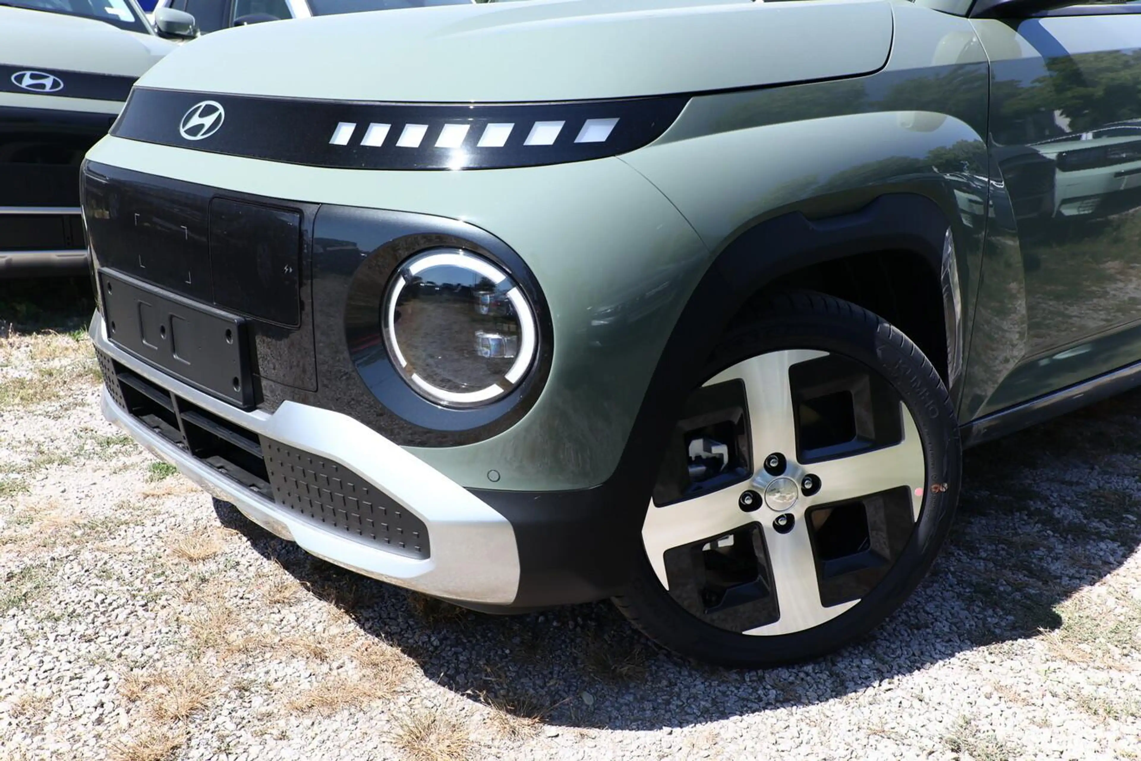 Hyundai Inster 49 kWh Nav Pano 17Z SHZ Privacy ACC LED — photo 5