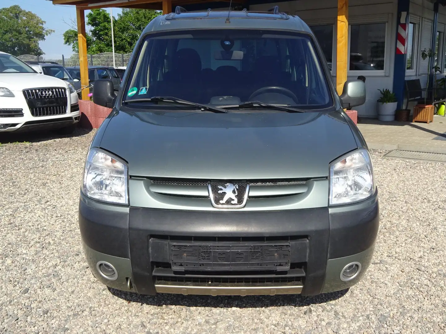 Peugeot Partner Escapade 1.6 HDI 90 Grün - 2