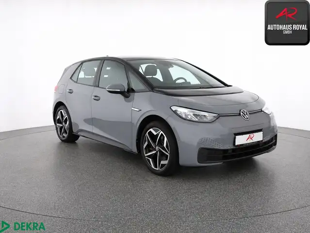 Volkswagen Id.3 view 6