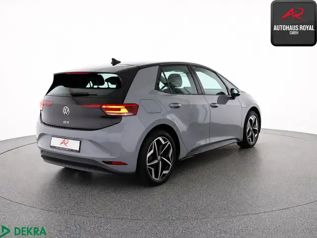 Volkswagen Id.3 view 4