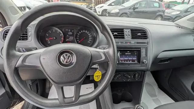 Volkswagen Polo view 9