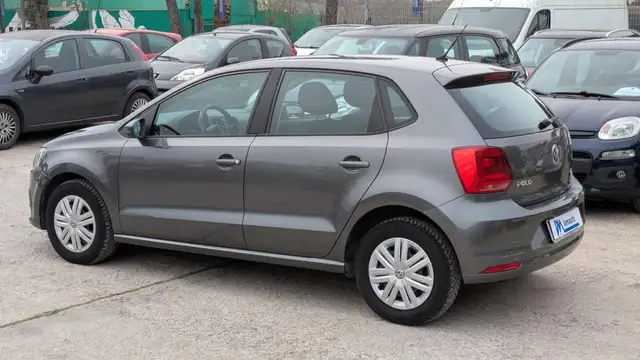 Volkswagen Polo view 4