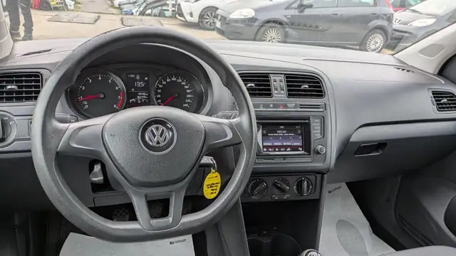 Volkswagen Polo view 7