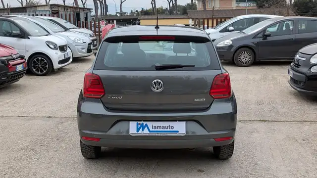 Volkswagen Polo view 5