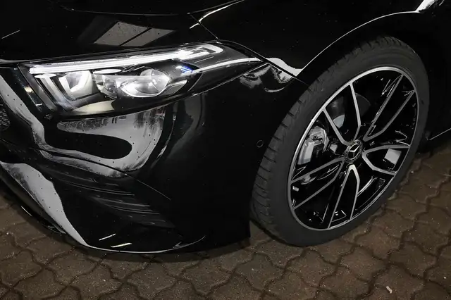 Mercedes-Benz A-Class view 3