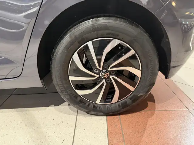 Volkswagen Polo view 13