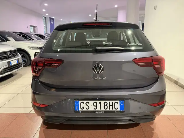 Volkswagen Polo view 4