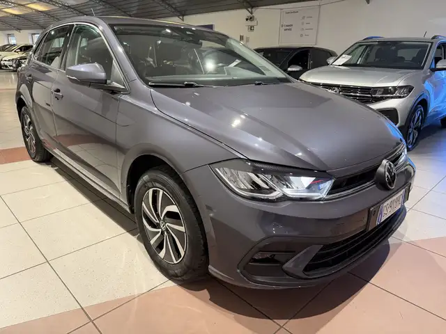Volkswagen Polo view 6