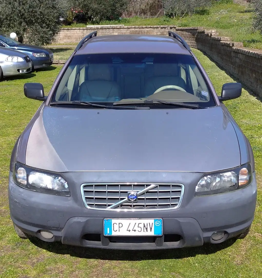 Volvo V70 V70 XC II 2004 V70-XC 2.4 d5 Momentum awd 163cv Grey - 1