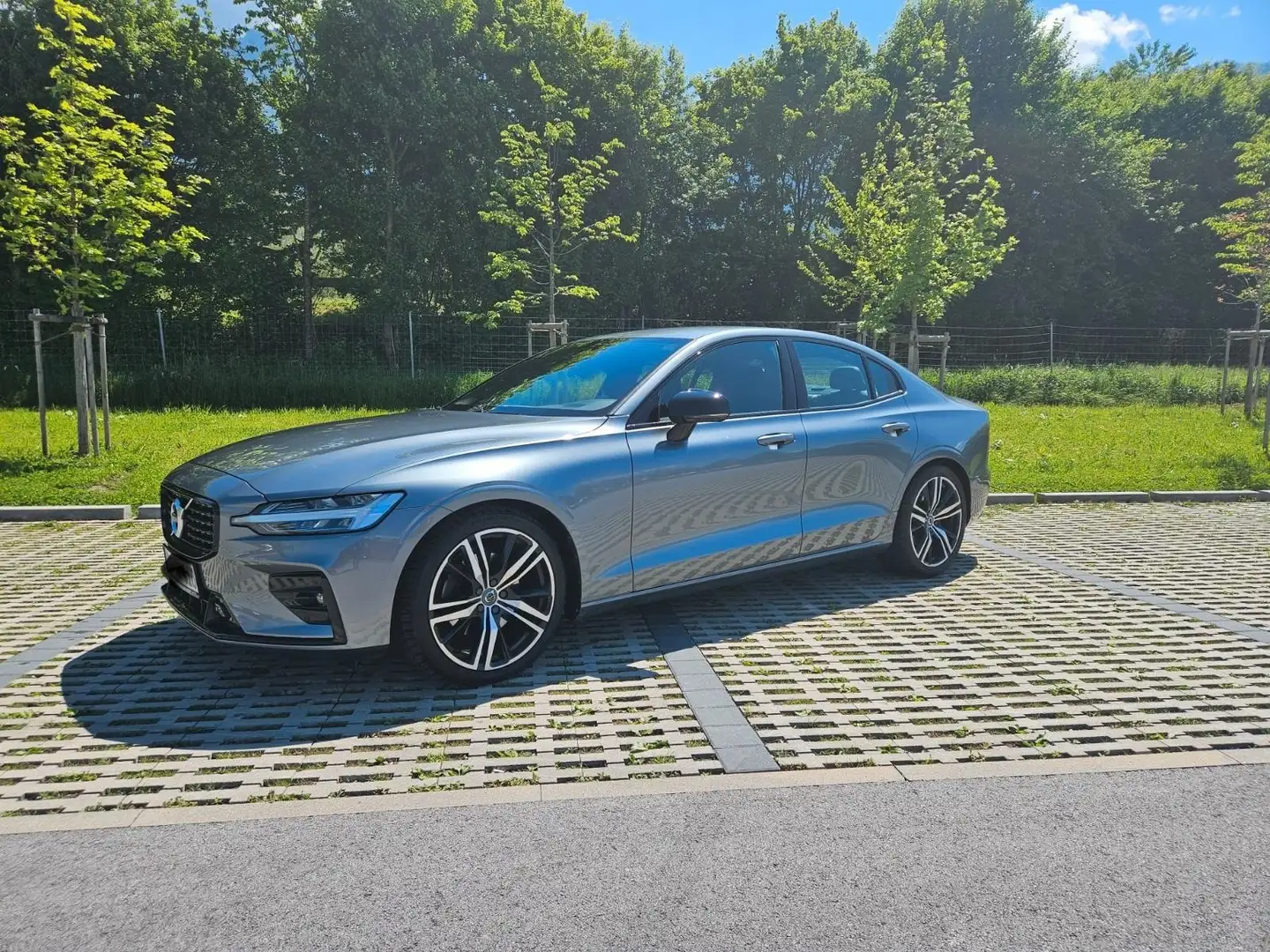 Volvo S60 S60 B4 R-Design Geartronic Mild Hybrid Grau - 2