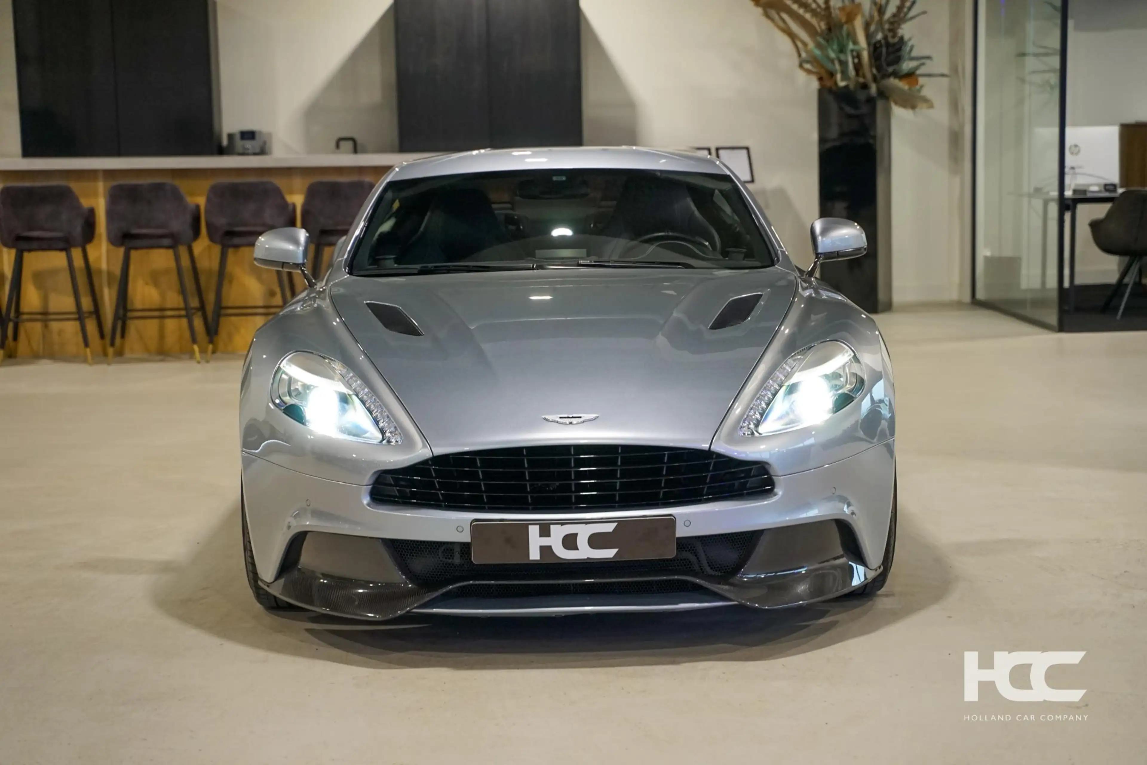 Aston Martin Vanquish 6.0 V12 | Carbon | Bang & Olufsen | Keramisch — photo 12