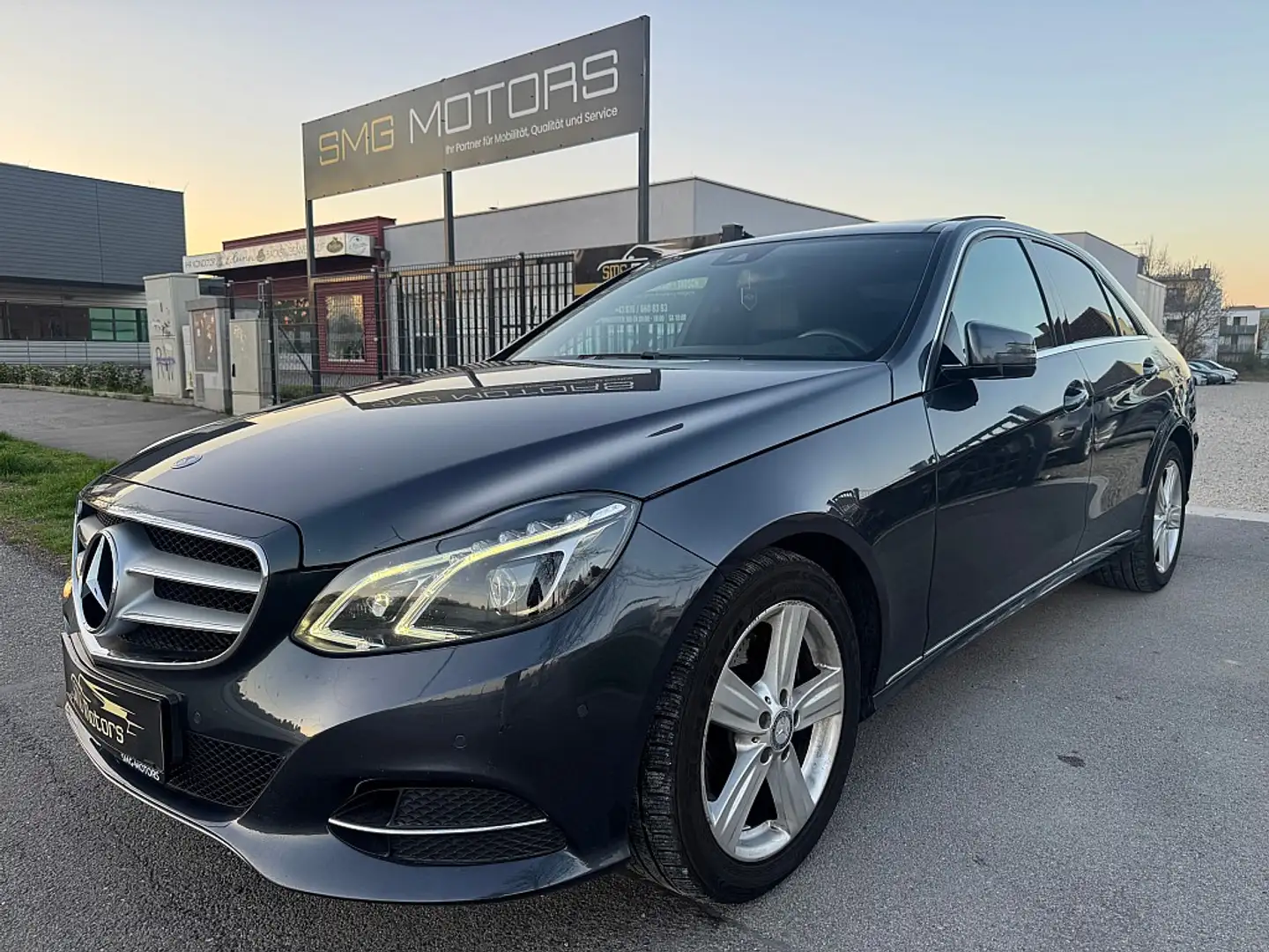 Mercedes-Benz E 220 CDI Avantgarde Aut. Grau - 1