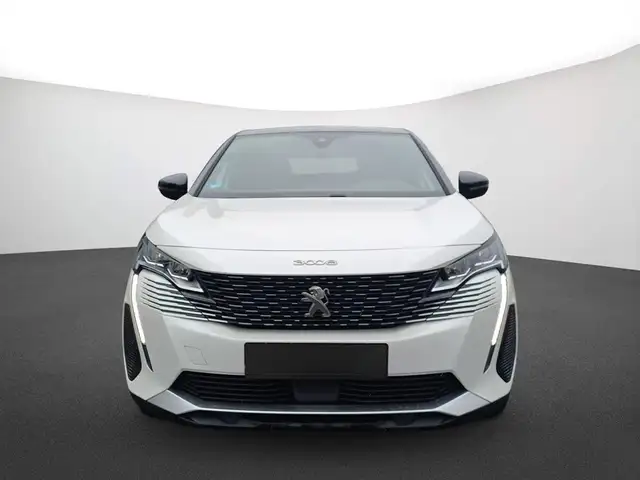 Peugeot 3008 view 3