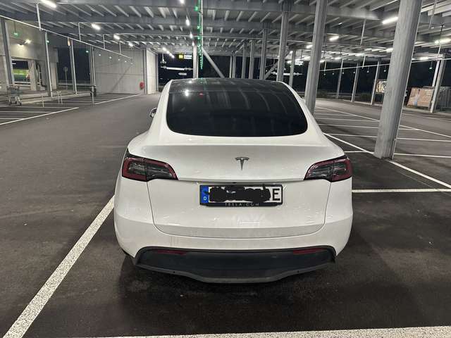 Tesla Model Y Model Y RWD