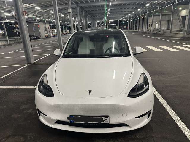 Imagine Tesla Model Y Model Y RWD