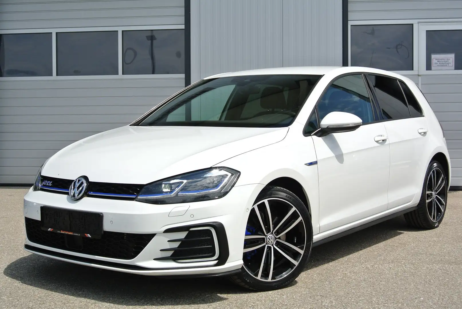 Volkswagen Golf 1.4 GTE DSG *virt. CP * LEDER * NAVI *KAMERA * AHK Weiß - 1