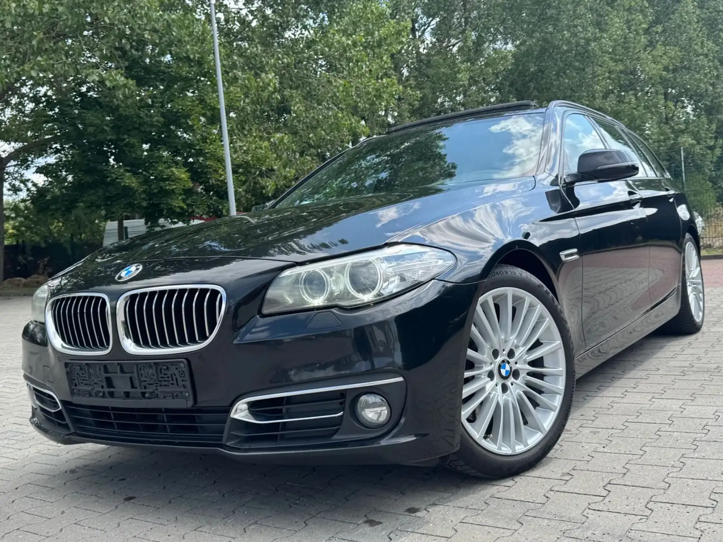 BMW 530 d xDrive Touring Luxury/PANO/H&K/Softclose Negro - 2