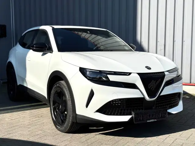 Alfa Romeo Junior 1.2 Turbo Hybrid Ibrida