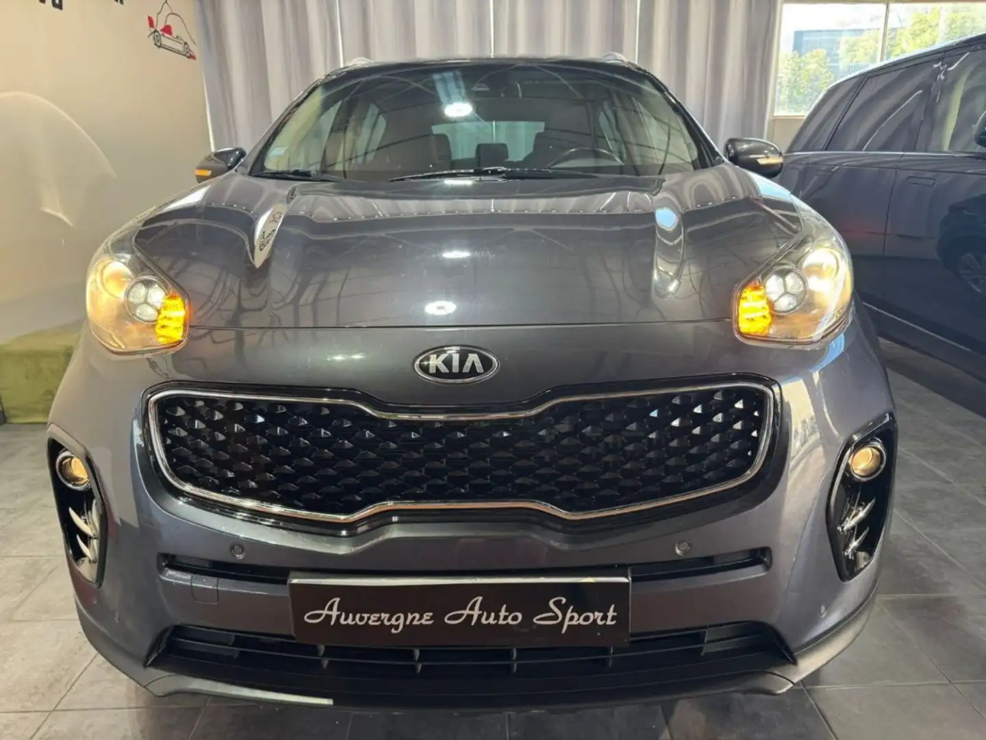 Kia Sportage 1.7 CRDi 115 ISG 4x2 Active Business Gris - 2
