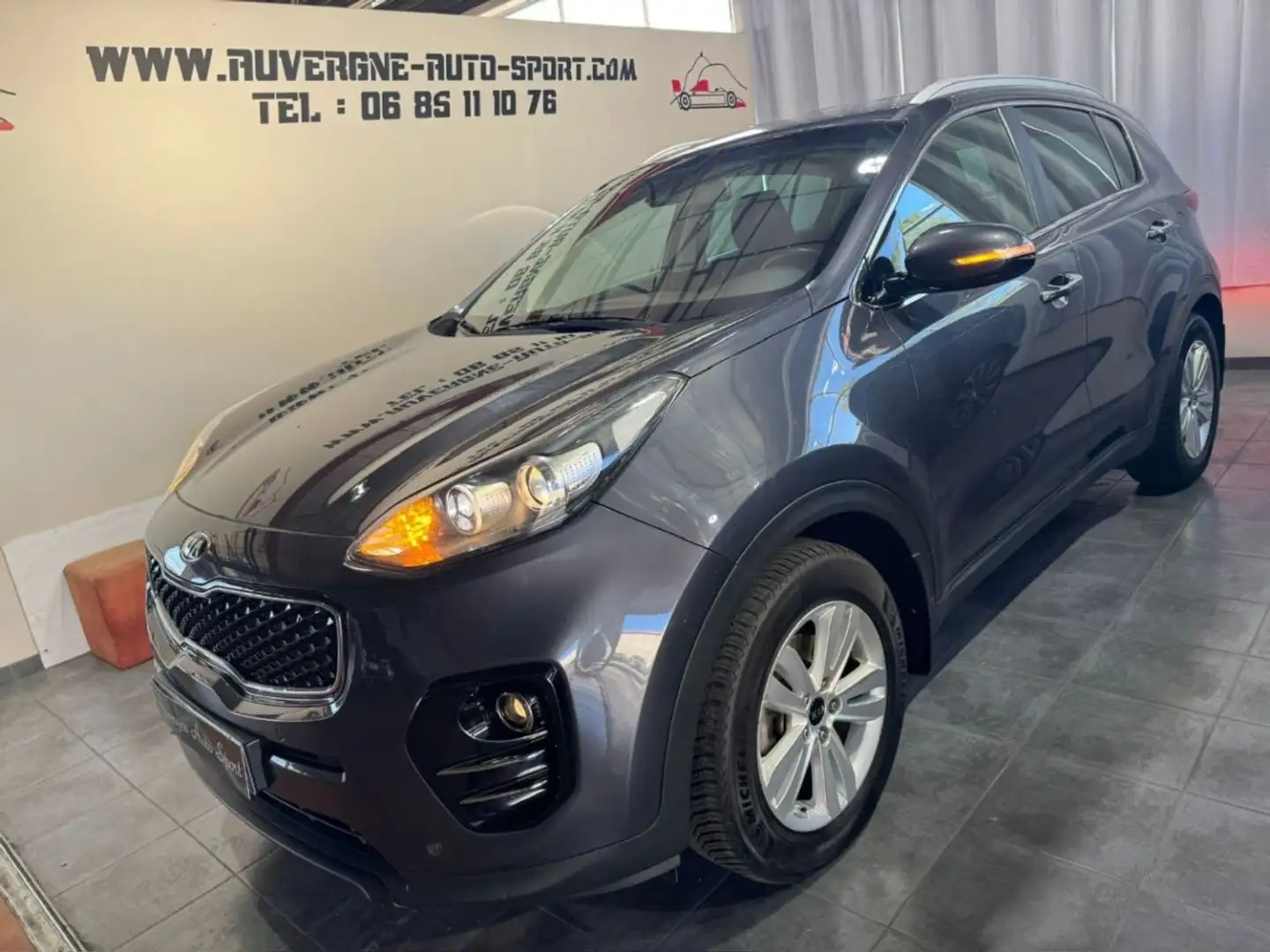 Kia Sportage 1.7 CRDi 115 ISG 4x2 Active Business Gris - 1