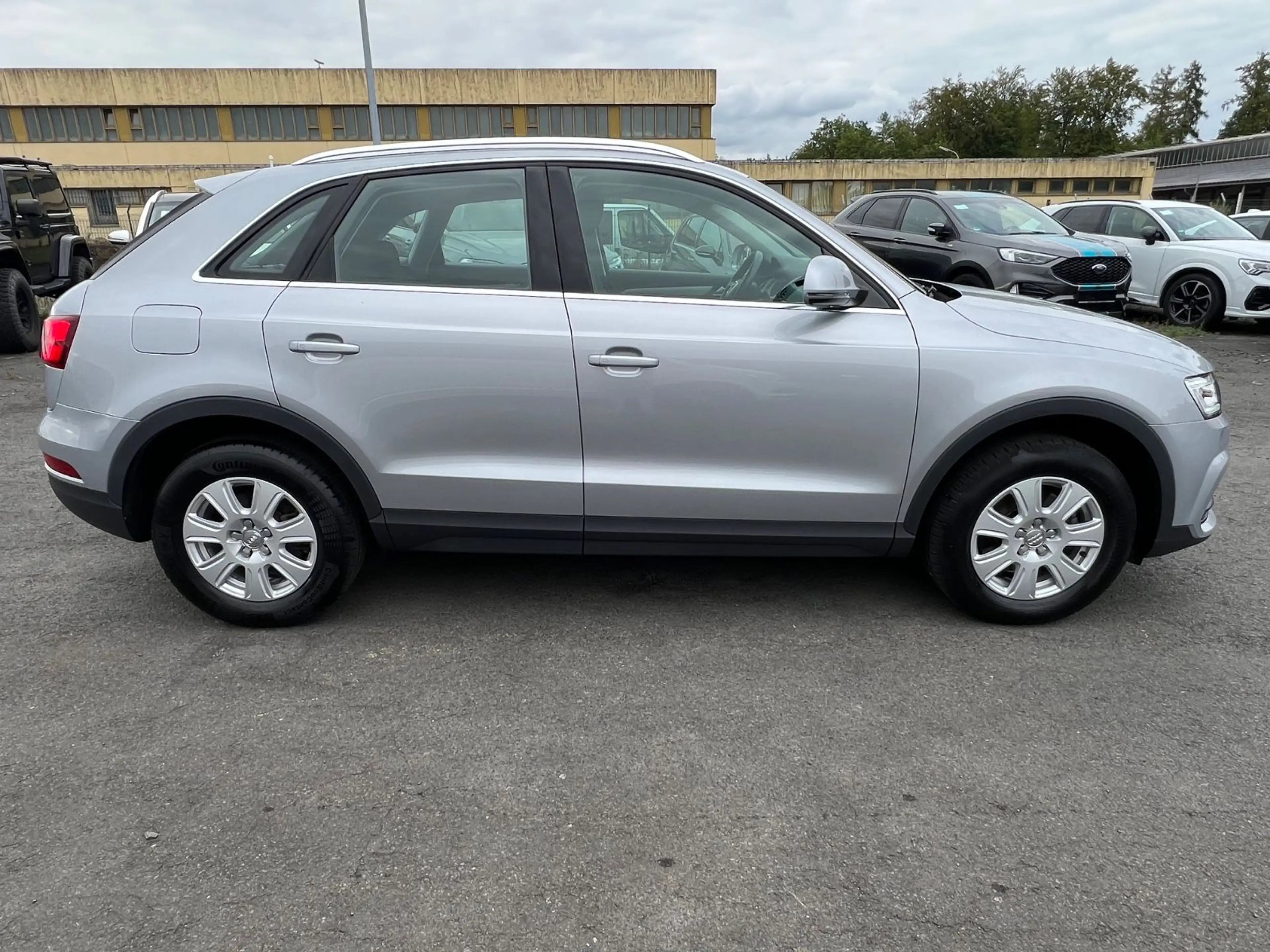 Audi Q3 1.Hand Navigation PDC LED Bluetooth Klima — photo 4
