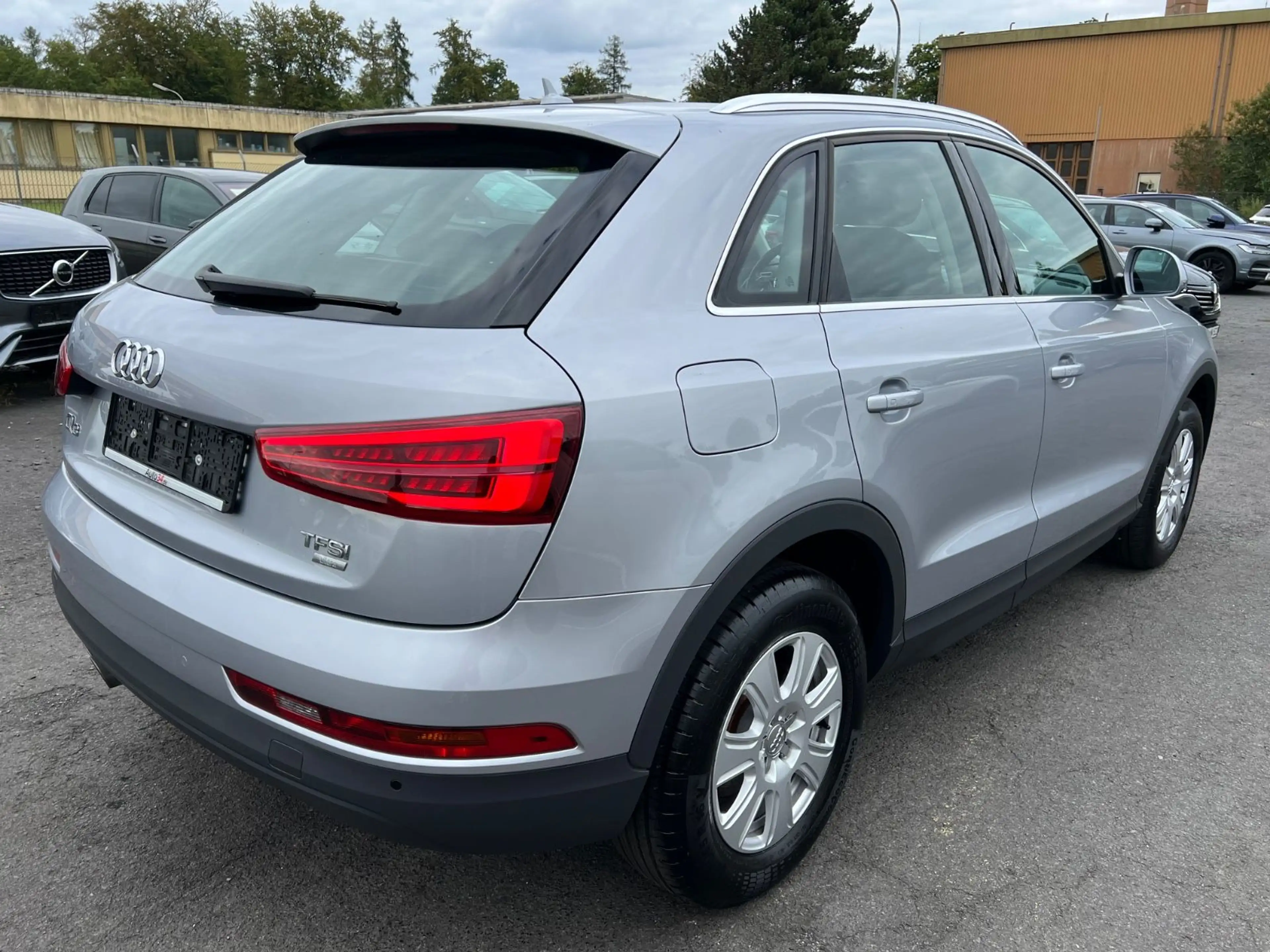 Audi Q3 1.Hand Navigation PDC LED Bluetooth Klima — photo 5
