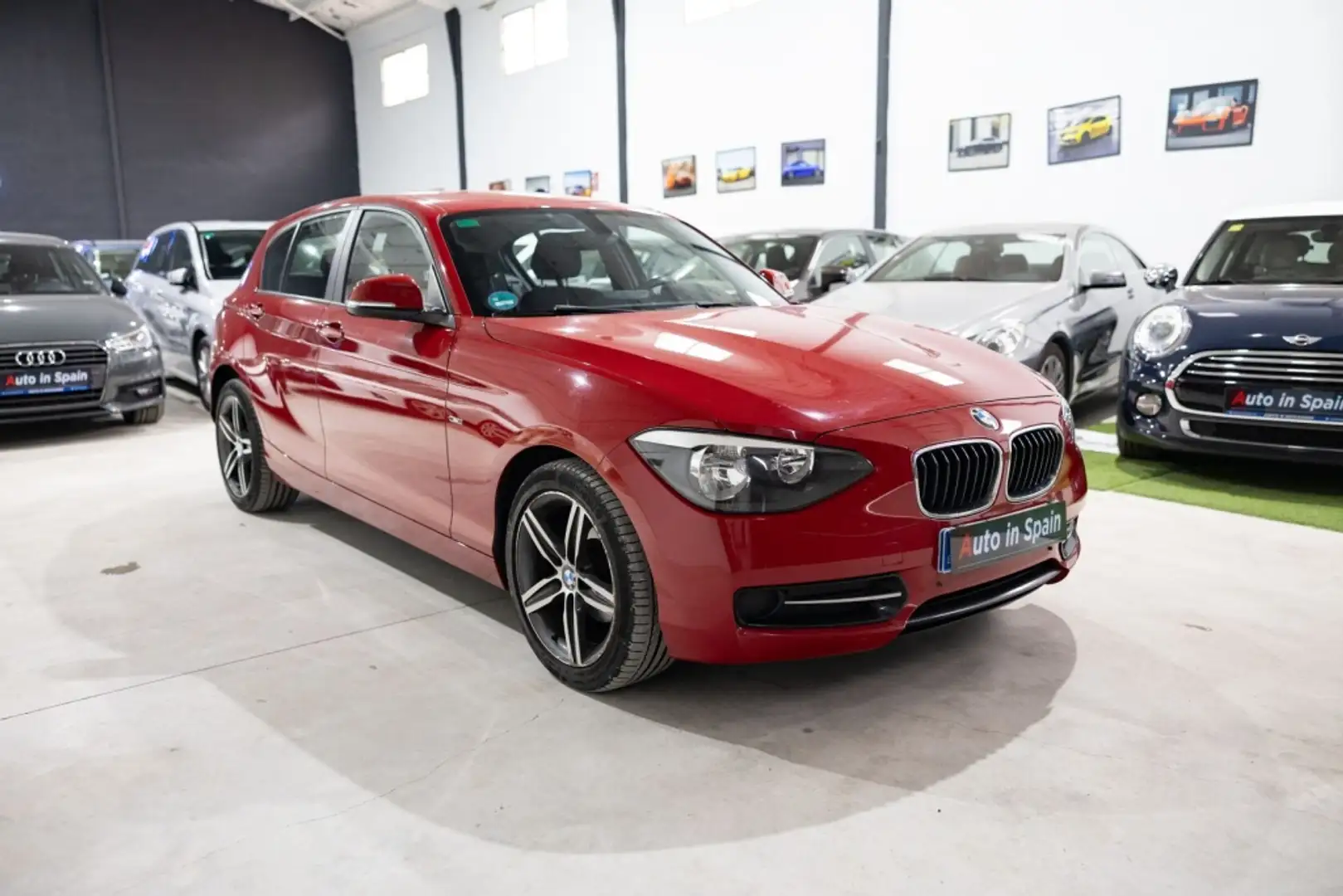 BMW 116 116iA Rouge - 1