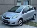 Toyota Yaris 1.4 D-4D Airco Petit Prix Ct ok 5Portes Propre Gris - thumbnail 1
