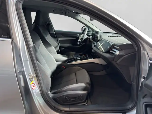 Audi A6 view 4