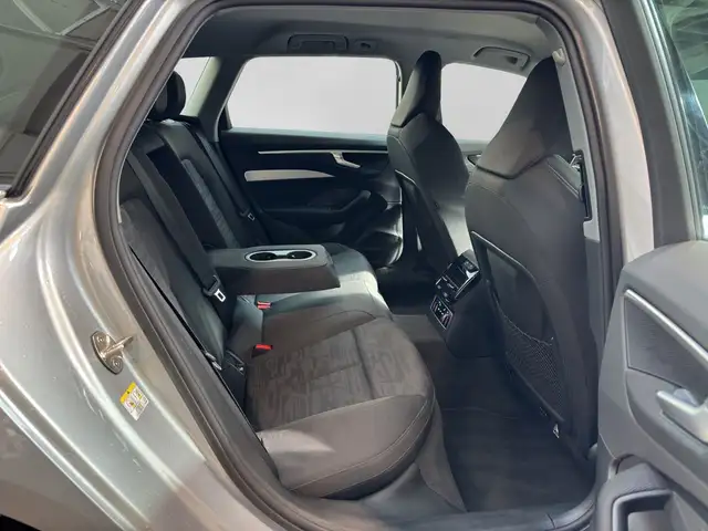 Audi A6 view 6