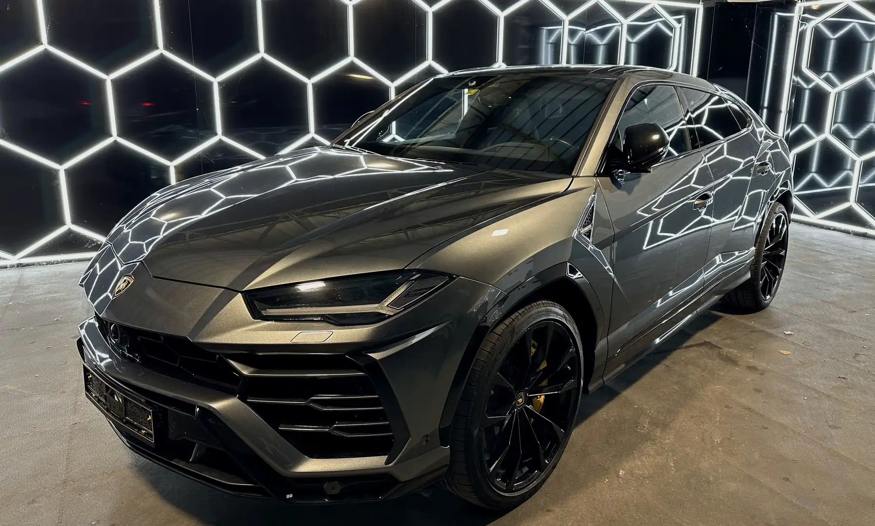 Lamborghini Urus Gris - 1